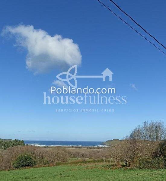 Finca edificable con vistas a la playa de Pantín
