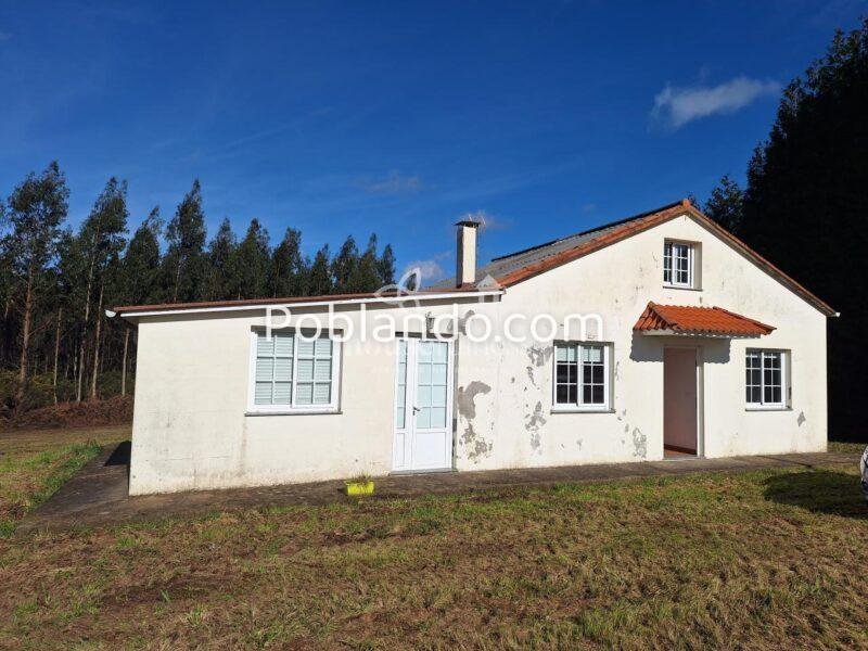 Casa en Moeche de planta baja con gran terreno