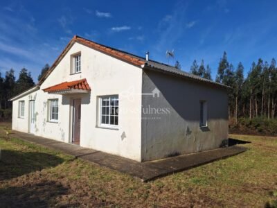 Casa en Moeche de planta baja con gran terreno
