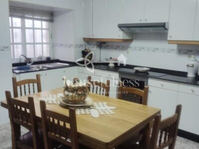 CASA EN ARES A POCOS METROS DE LA PLAYA - PARA ENTRAR A VIVIR -