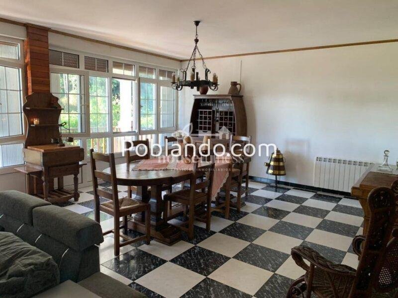 Increíble chalet con amplia finca en Vilasanche