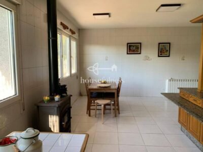 Increíble chalet con amplia finca en Vilasanche