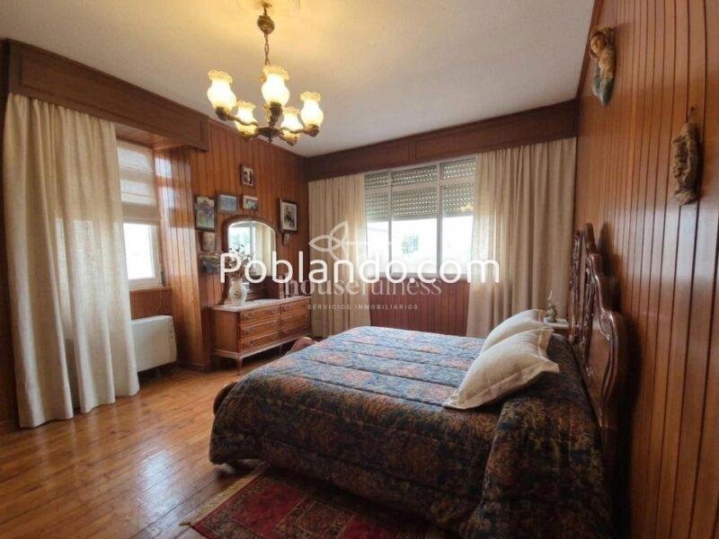 Vivienda con negocio en Moeche