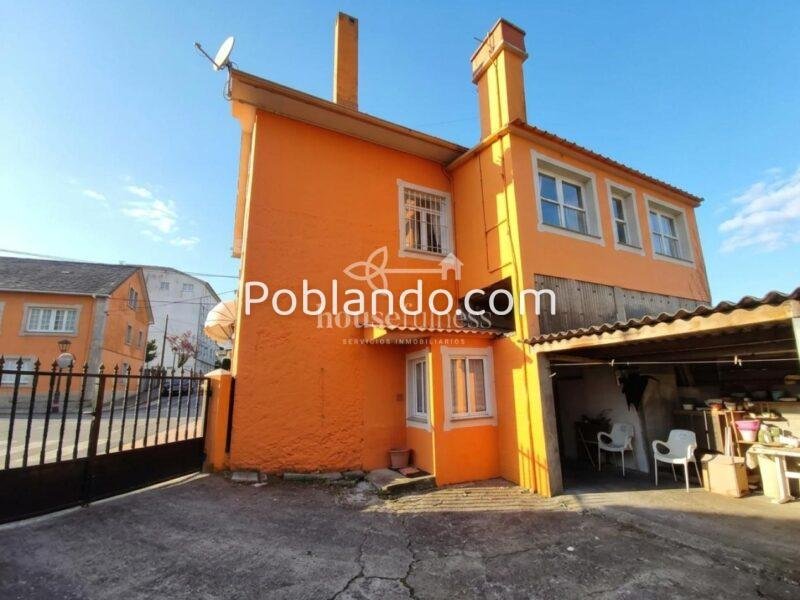Vivienda con negocio en Moeche