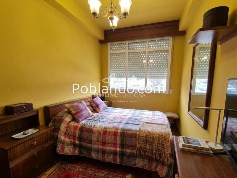 Vivienda con negocio en Moeche