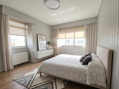 Vivienda con negocio en Moeche