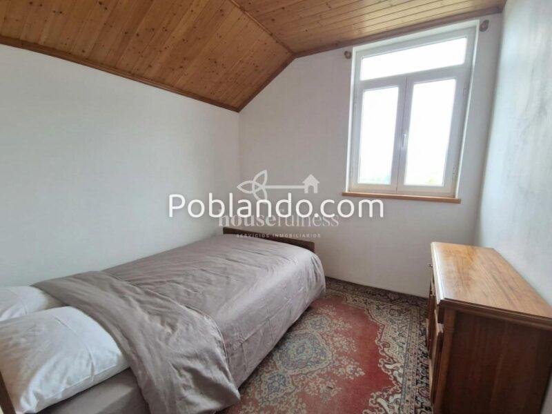 Vivienda con negocio en Moeche
