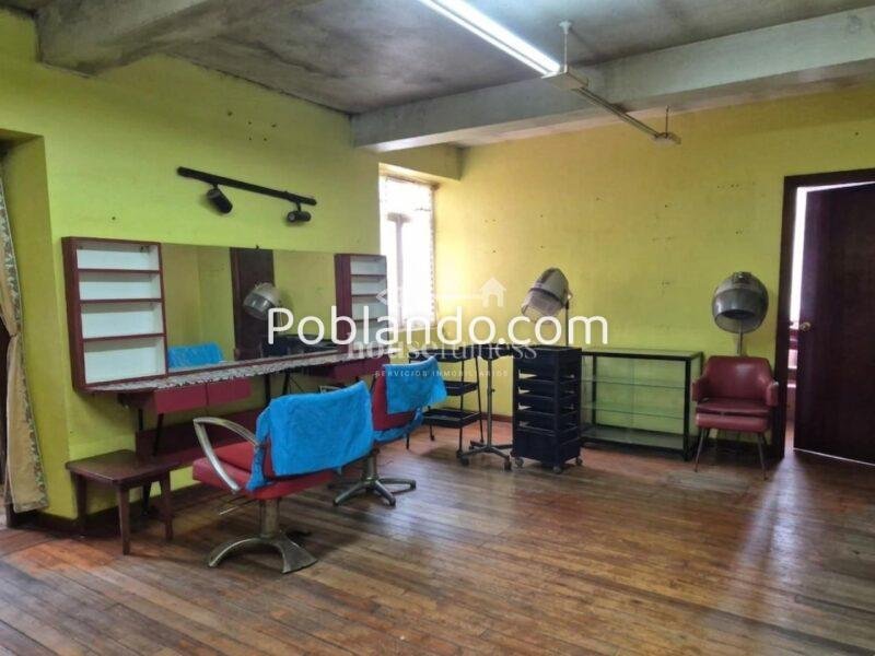 Vivienda con negocio en Moeche