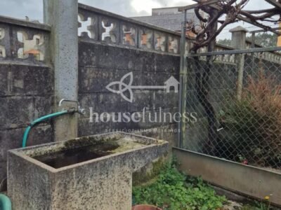 Vivienda con negocio en Moeche