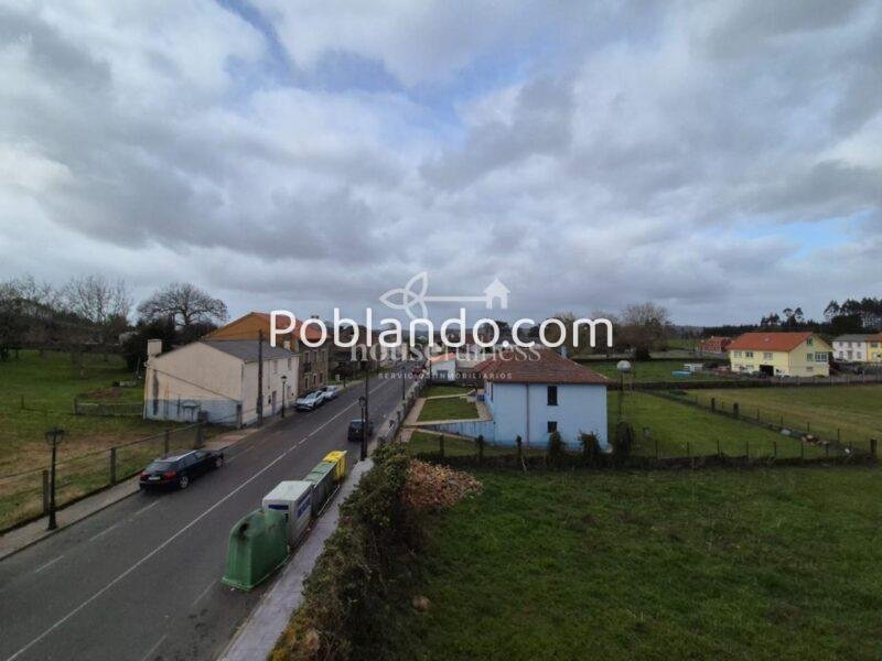 Vivienda con negocio en Moeche