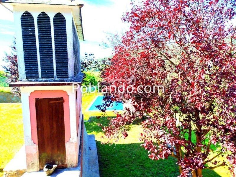 Vivienda unifamiliar con piscina en la playa de Doniños .