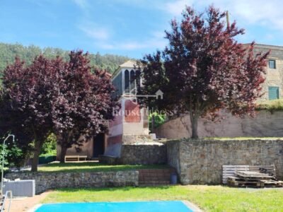 Vivienda unifamiliar con piscina en la playa de Doniños .