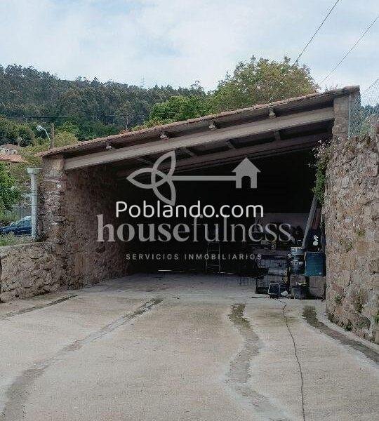 Vivienda unifamiliar con piscina en la playa de Doniños .