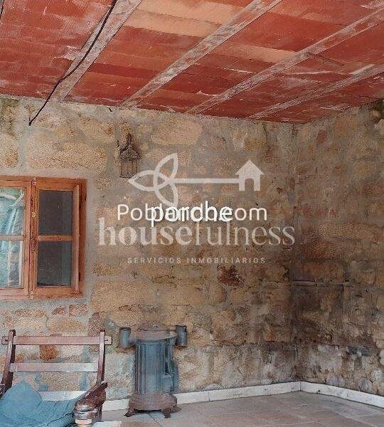 Vivienda unifamiliar con piscina en la playa de Doniños .
