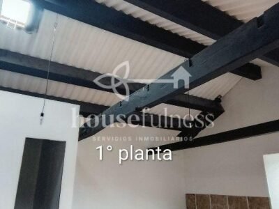 Vivienda unifamiliar con piscina en la playa de Doniños .