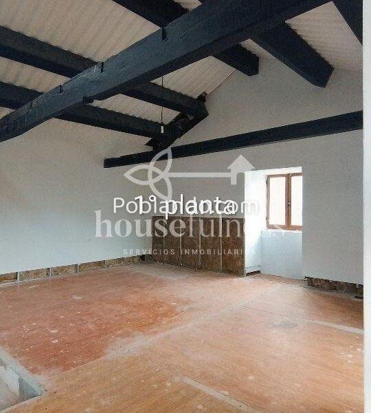 Vivienda unifamiliar con piscina en la playa de Doniños .