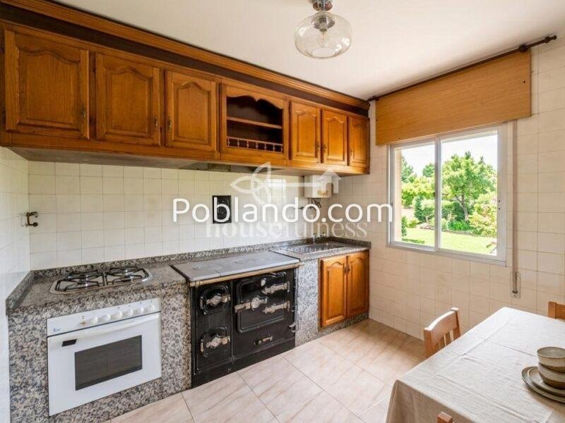 Casa luminosa y lista para entrar a vivir en entorno tranquilo