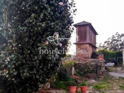 Refugio de piedra en plena naturaleza gallega. Privacidad, silencio y autenticidad.
