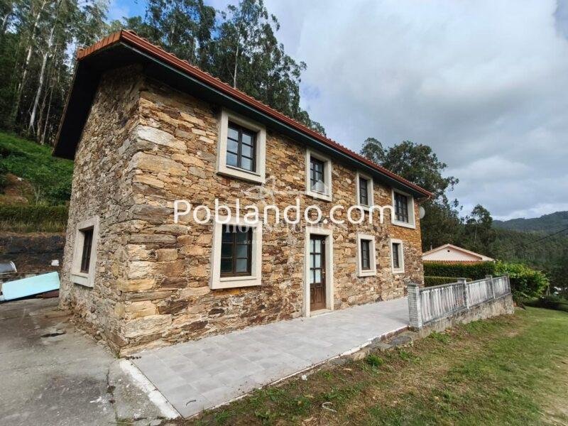 Casa de piedra rehabilitada en Cedeira