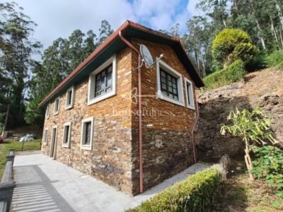 Casa de piedra rehabilitada en Cedeira