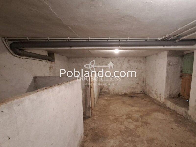 Casa de piedra parcialmente reformada en Moeche