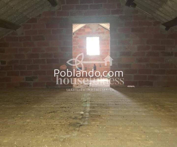 Casa de piedra parcialmente reformada en Moeche