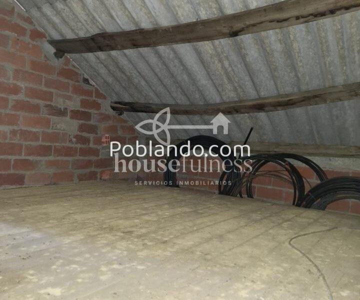 Casa de piedra parcialmente reformada en Moeche
