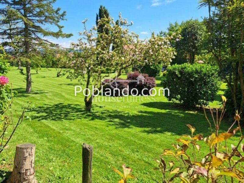 Dos viviendas independientes, amplitud y luz en una exclusiva finca de Narón