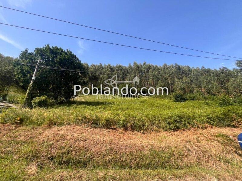 Parcela urbana de 1.713 m² en Pedroso (Narón) bien comunicada