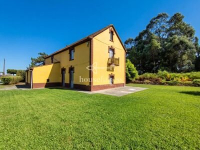 Casa de piedra con vistas al mar y finca de 509 m² en Esmelle, Ferrol