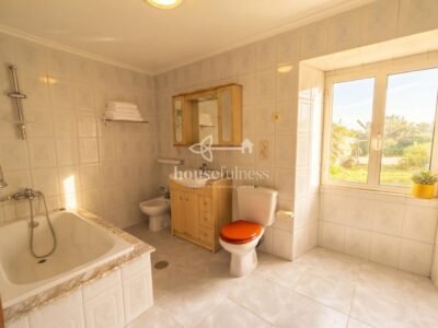 Casa de piedra con vistas al mar y finca de 509 m² en Esmelle, Ferrol