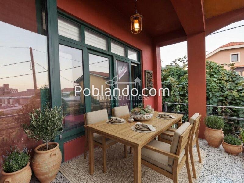 Edificio con restaurante en funcionamiento, vivienda independiente y bodega con potencial