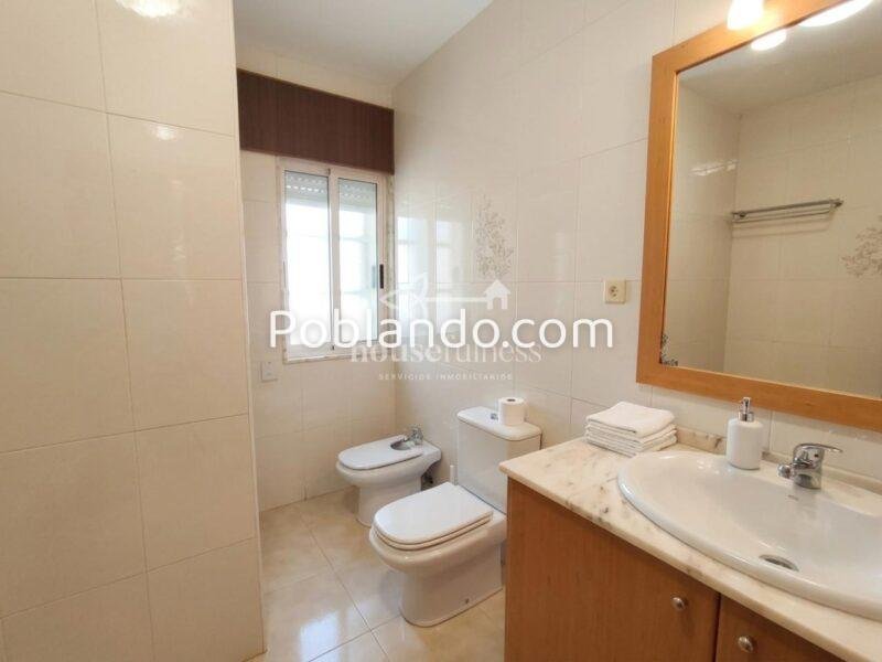 CHALET CON DOS VIVIENDAS INDEPENDIENTES, JARDÍN Y VISTAS AL MAR EN FENE