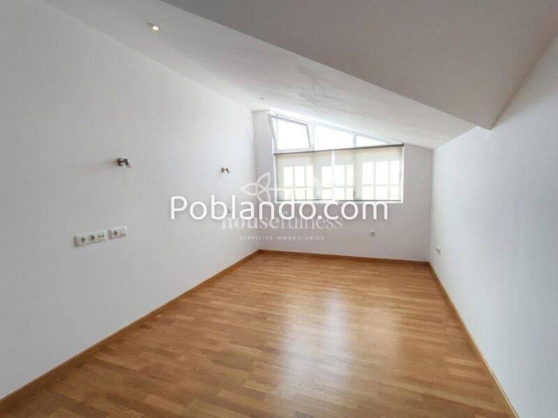 CHALET CON DOS VIVIENDAS INDEPENDIENTES, JARDÍN Y VISTAS AL MAR EN FENE