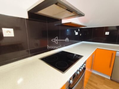 CHALET CON DOS VIVIENDAS INDEPENDIENTES, JARDÍN Y VISTAS AL MAR EN FENE