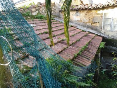 Casa para restaurar en Neda