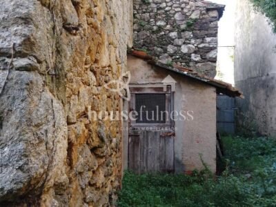 Casa para restaurar en Neda