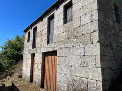 SE VENDE EN PONTE MANDRAS - CEA (OURENSE). Piedra, naturaleza y un enorme potencial para crear algo único.