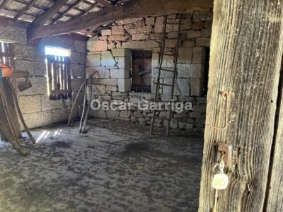 SE VENDE EN PONTE MANDRAS - CEA (OURENSE). Piedra, naturaleza y un enorme potencial para crear algo único.