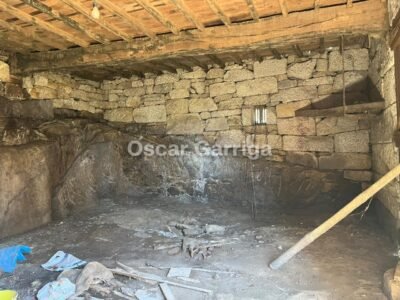 SE VENDE EN PONTE MANDRAS - CEA (OURENSE). Piedra, naturaleza y un enorme potencial para crear algo único.