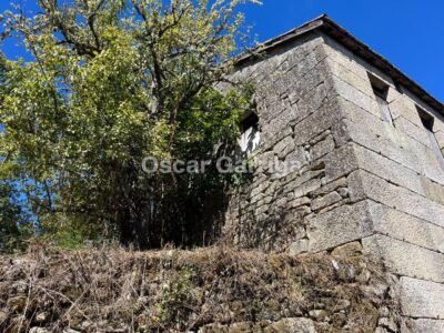 SE VENDE EN PONTE MANDRAS - CEA (OURENSE). Piedra, naturaleza y un enorme potencial para crear algo único.