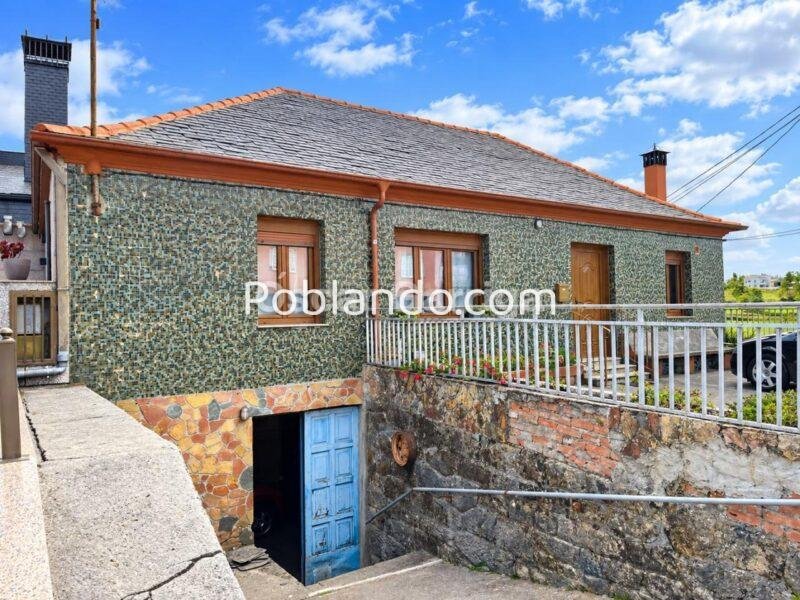 SE VENDE CASA EN REGUEIRO - BOBORÁS (OURENSE)