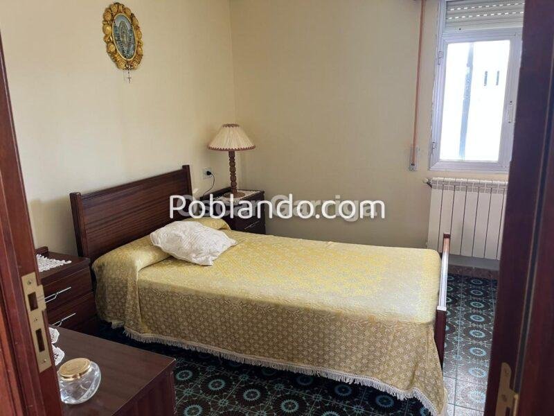 SE VENDE CASA EN REGUEIRO - BOBORÁS (OURENSE)