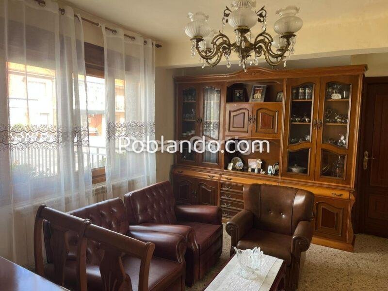 SE VENDE CASA EN REGUEIRO - BOBORÁS (OURENSE)