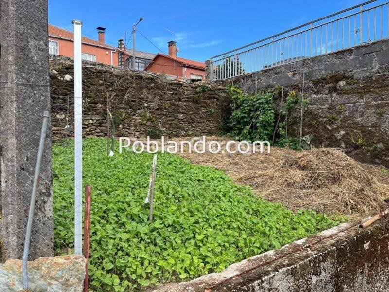 SE VENDE CASA EN REGUEIRO - BOBORÁS (OURENSE)