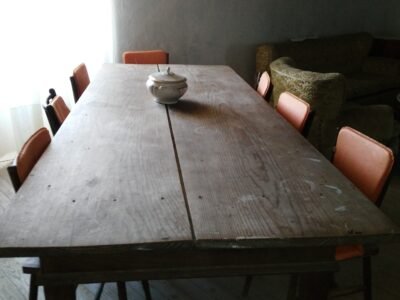 Casa de piedra con finca cerrada