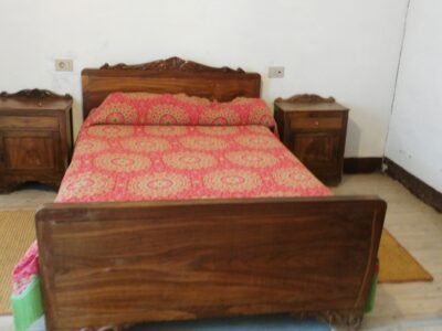 Casa de piedra con finca cerrada