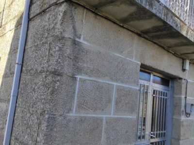 Casa de piedra del pais para restaurar interiormente