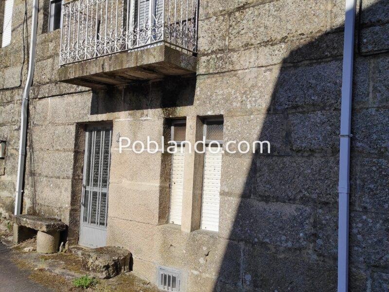 Casa de piedra del pais para restaurar interiormente
