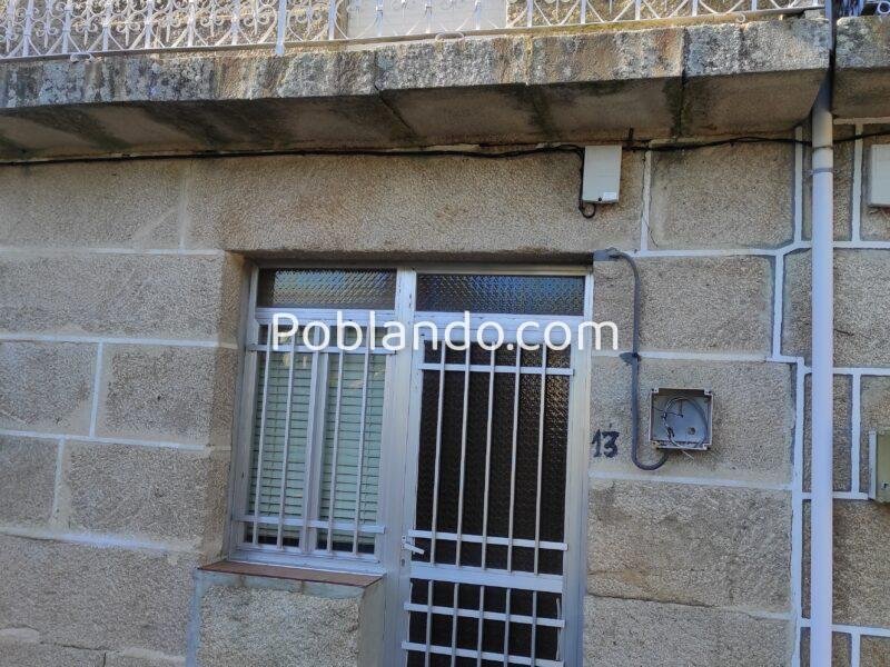 Casa de piedra del pais para restaurar interiormente